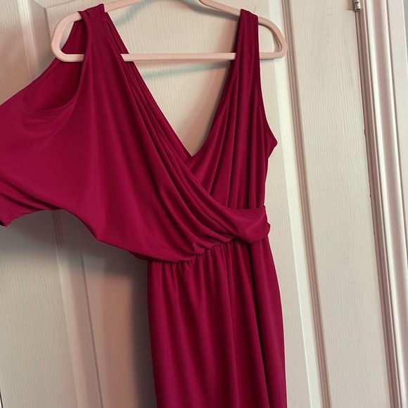 Gorgeous raspberry fuschia dress with elastic waist. - Picture 3 of 5